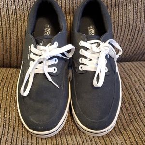 World Industries tennis shoes